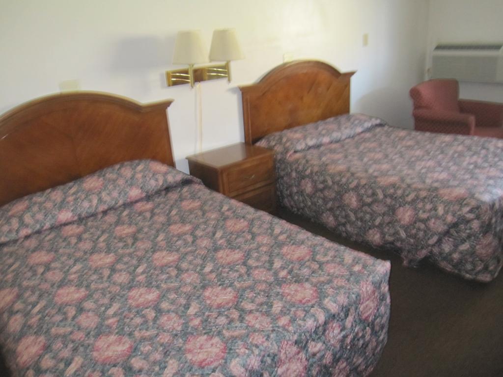 Vista Heights Inn Henrietta Kültér fotó