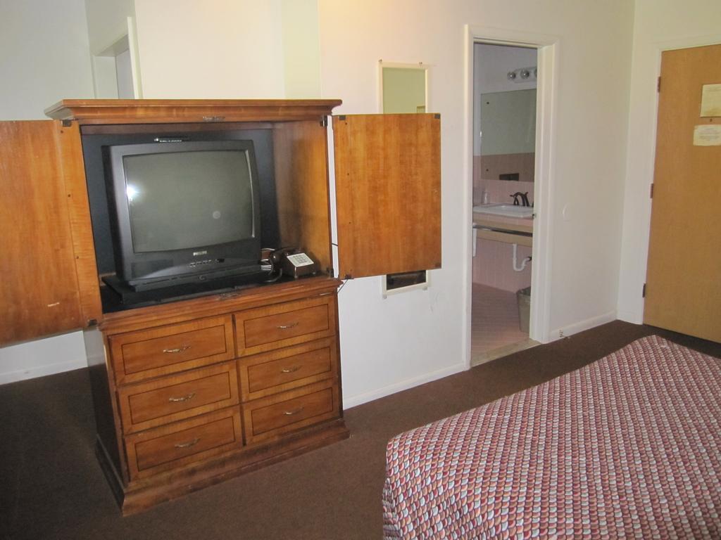Vista Heights Inn Henrietta Kültér fotó